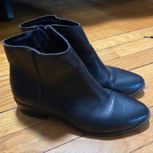 Sun + Stone Jolene black leather ankle boots, women's size 7